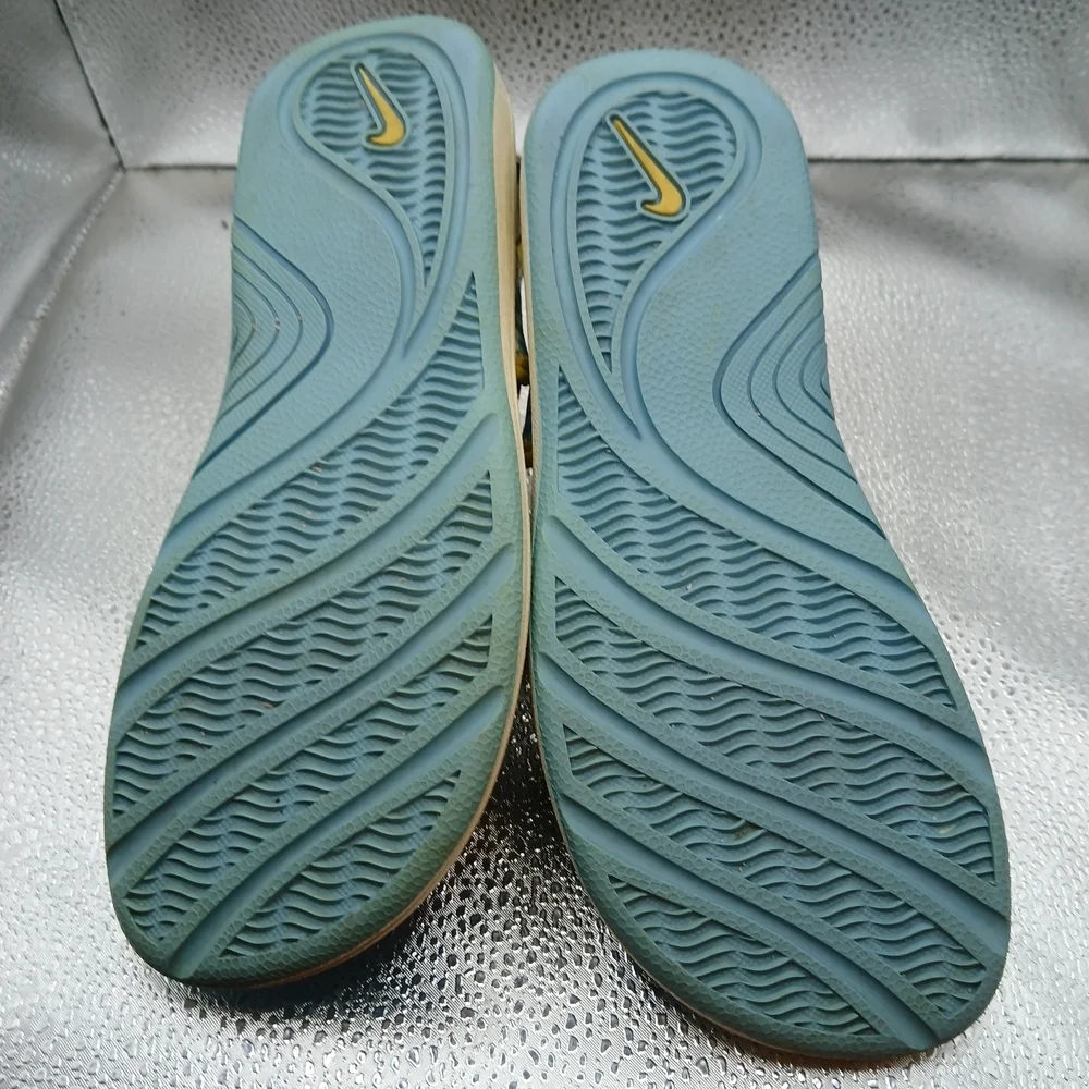Nike still sandals